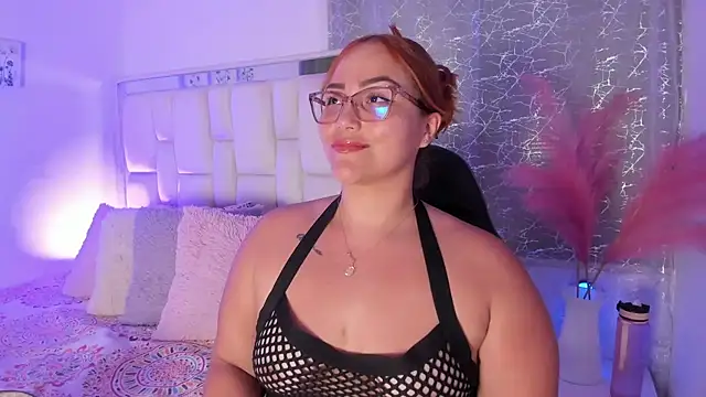 Snapshot of LeahxBarker chatting on 06.18.26 LeahxBarker online show from 06.18.26