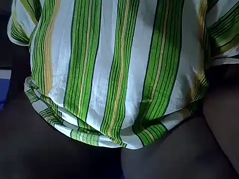 Snapshot of lovellybbw chatting on 12.20.25 lovellybbw online show from 12.20.25