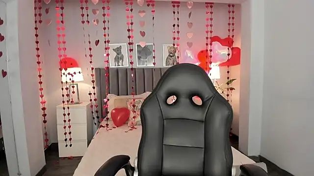 Snapshot of renee_shelby_ chatting on 02.13.25 renee shelby online show from 02.13.25