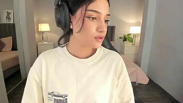 Snapshot of renee_shelby_ chatting on 03.20.25 renee shelby online show from 03.20.25