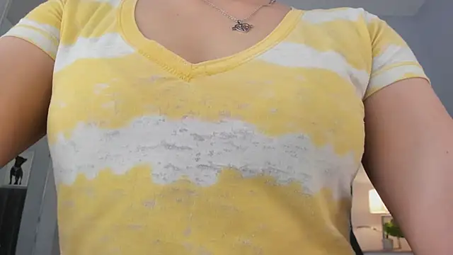 Snapshot of renee_shelby_ chatting on 10.03.25 renee shelby online show from 10.03.25