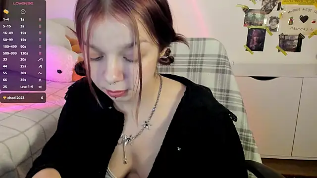 crystal lilith online show from 02.03.25