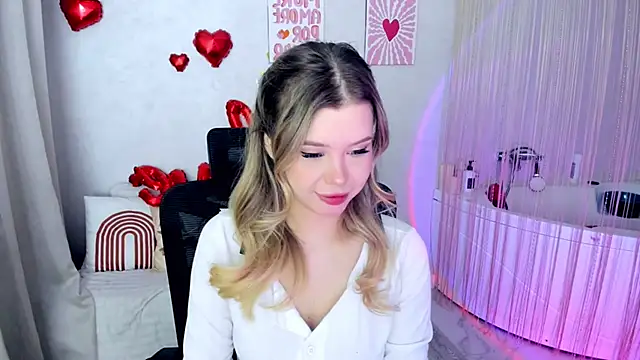 FollowLovee online show from 02.14.26