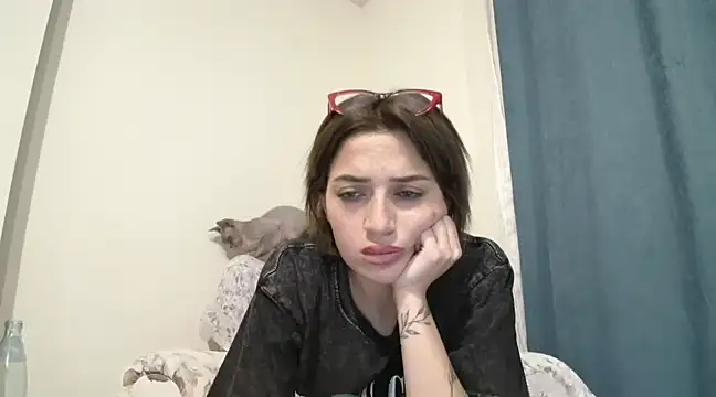 yaprakmericc online show from 01.14.25