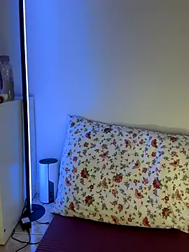 yaprakmericc online show from 11.04.25