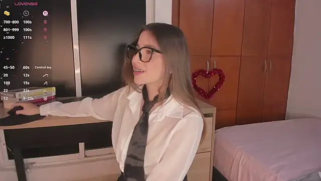 LynnSam  online show from 02.13.26