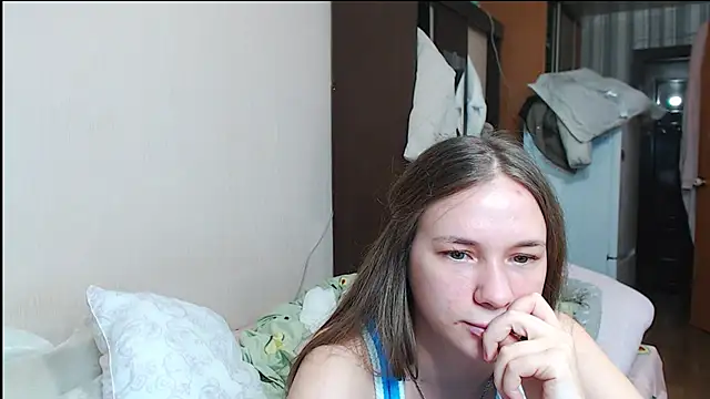 leila bambi  online show from 01.10.25