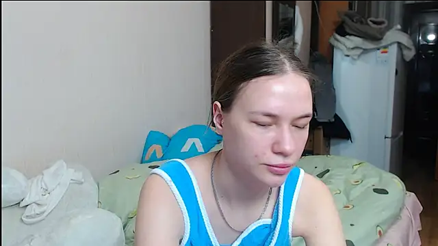 leila bambi  online show from 01.15.25