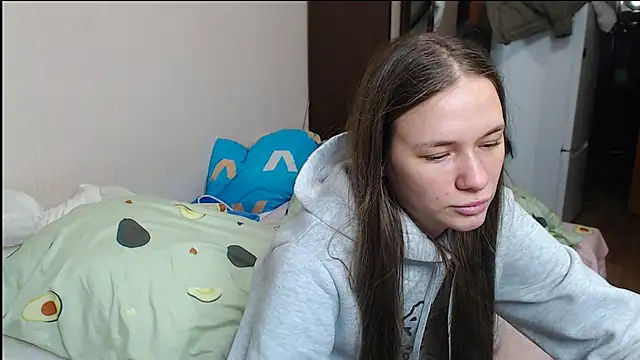 leila bambi  online show from 01.15.25