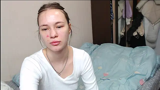 leila bambi  online show from 02.06.25