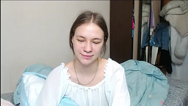 leila bambi  online show from 02.11.25