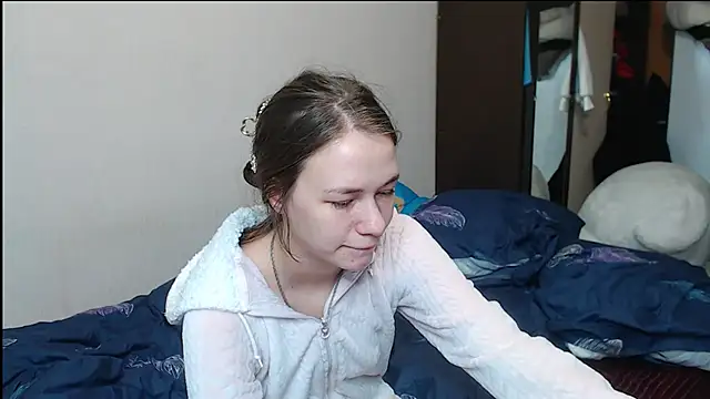 leila bambi  online show from 02.22.25