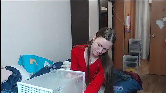 leila bambi  online show from 03.13.25