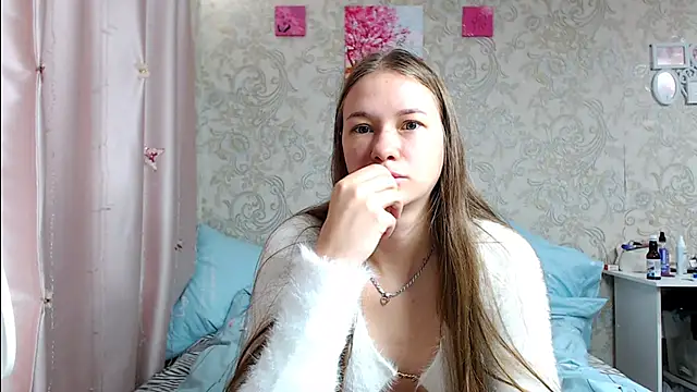 leila bambi  online show from 09.12.25