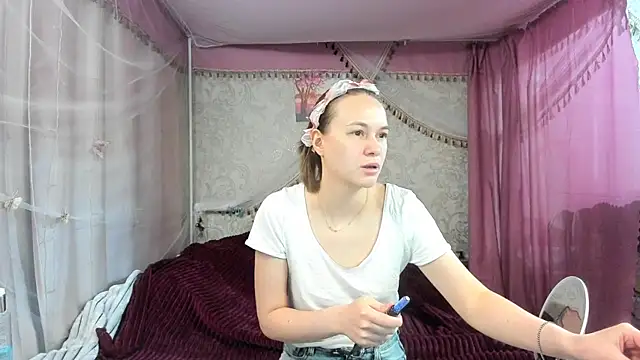 Snapshot of leila_bambi_ chatting on 04.29.26 leila bambi online show from 04.29.26