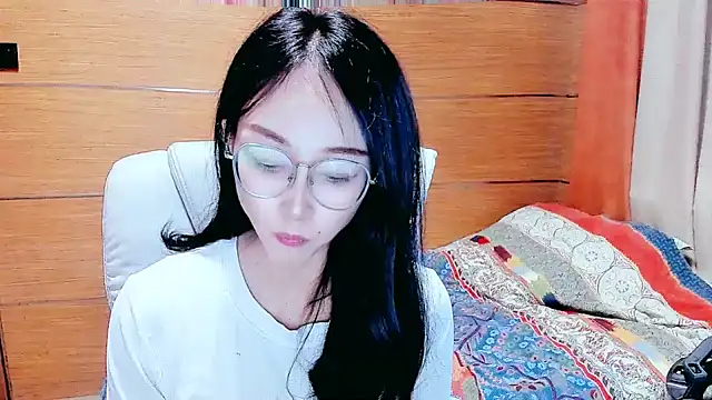 Snapshot of NIAN-er chatting on 03.22.25 NIAN-er online show from 03.22.25