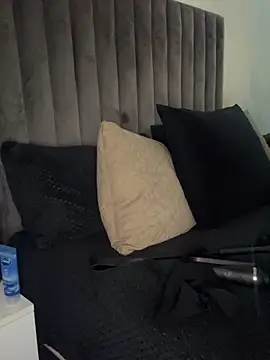 Snapshot of Noha-Sexy chatting on 10.31.25 Noha-Sexy online show from 10.31.25