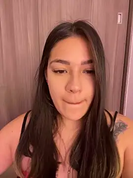 Latina vanessa online show from 02.14.25