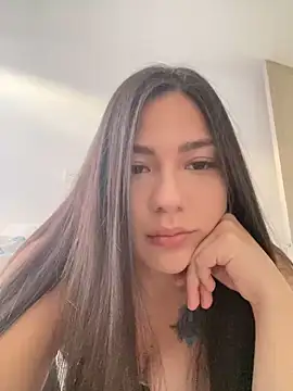 Latina vanessa online show from 02.19.25