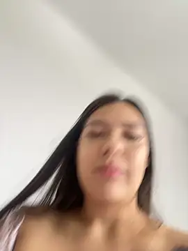 Latina vanessa online show from 09.27.25