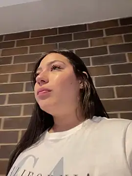 Latina vanessa online show from 04.30.26