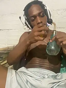 Larry-n-clouds online show from 11.26.25