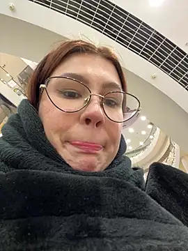 RinaCat online show from 12.17.24