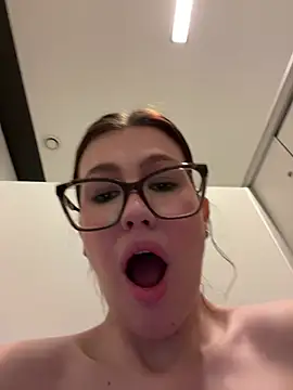 RinaCat online show from 02.27.25