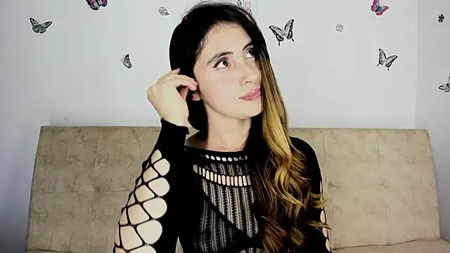 Snapshot of Nicol_Swift_ chatting on 01.11.25 Nicol Swift online show from 01.11.25