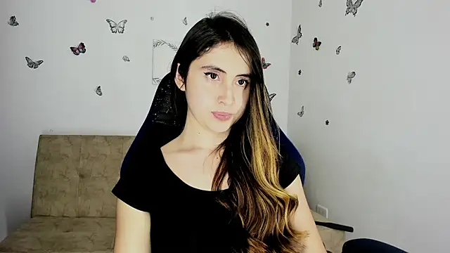 Snapshot of Nicol_Swift_ chatting on 01.11.25 Nicol Swift online show from 01.11.25