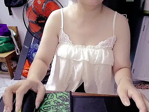 Snapshot of Haruka95 chatting on 06.15.26 Haruka95 online show from 06.15.26