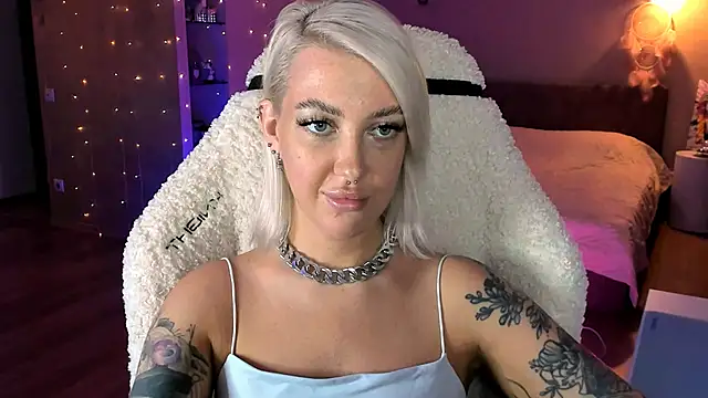 tykioty Miley online show from 11.14.25