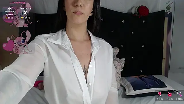 Snapshot of nikol_winick chatting on 06.10.26 nikol winick online show from 06.10.26