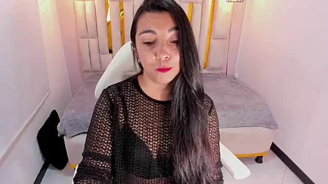 Karla hernandez  online show from 03.05.25