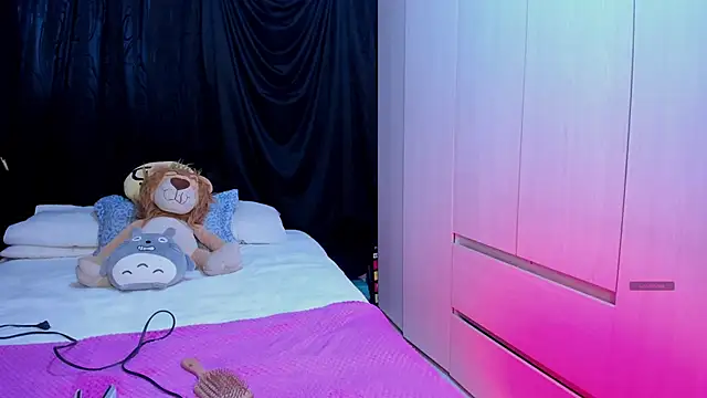 Karla hernandez  online show from 04.20.26