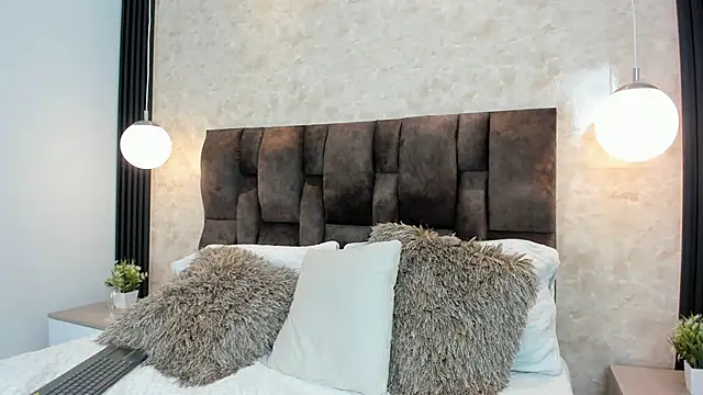 Snapshot of keyla__ross chatting on 12.18.24 keyla ross online show from 12.18.24