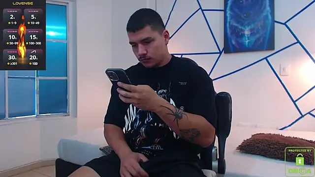 Snapshot of paulo_allen chatting on 12.28.24 paulo allen online show from 12.28.24