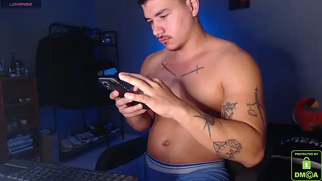 Snapshot of paulo_allen chatting on 02.12.25 paulo allen online show from 02.12.25