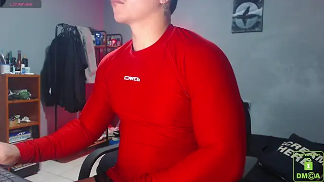 Snapshot of paulo_allen chatting on 03.20.25 paulo allen online show from 03.20.25