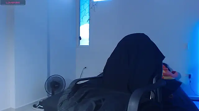 Snapshot of paulo_allen chatting on 10.24.25 paulo allen online show from 10.24.25