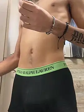 Snapshot of LukonPorn chatting on 03.14.25 LukonPorn online show from 03.14.25