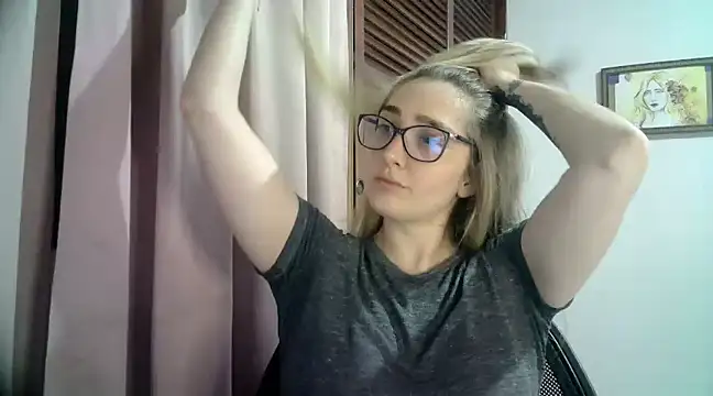 Snapshot of katy_pp chatting on 01.08.25 katy pp online show from 01.08.25