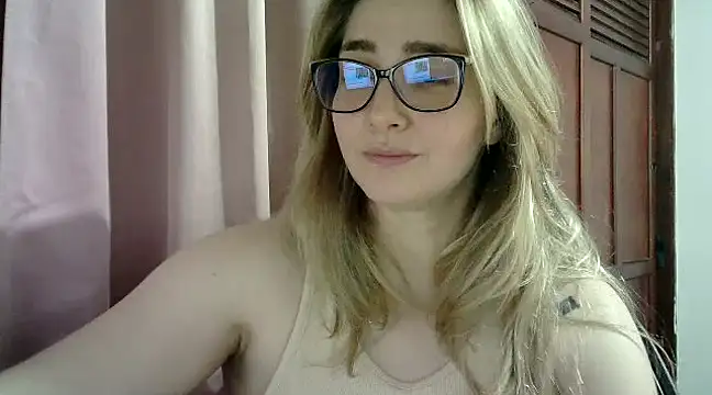 Snapshot of katy_pp chatting on 01.10.25 katy pp online show from 01.10.25