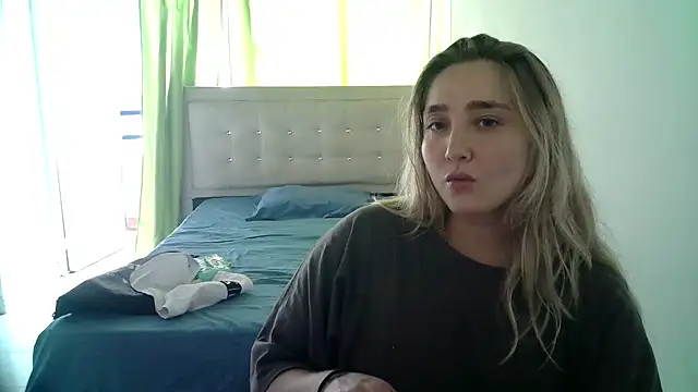 Snapshot of katy_pp chatting on 10.11.25 katy pp online show from 10.11.25