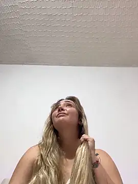 Snapshot of katy_pp chatting on 11.02.25 katy pp online show from 11.02.25