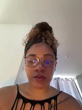 ashley Tompson1 online show from 04.17.26