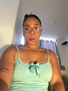 Snapshot of ashley_Tompson1 chatting on 06.12.26 ashley Tompson1 online show from 06.12.26
