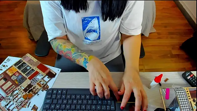 KatherineBond online show from 09.23.25