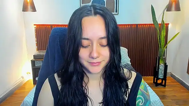 KatherineBond online show from 12.04.25