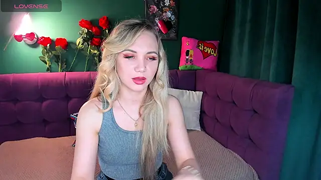 EvaMoran online show from 02.15.25